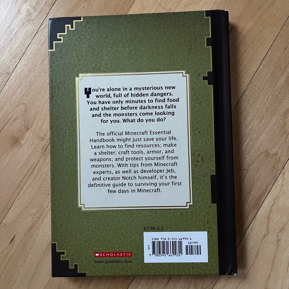 Minecraft Essential Handbook - Picture 2 of 3